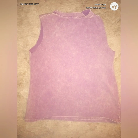 Gilded Intent Distressed Front Cutout Tee sz M - Picture 2 of 3